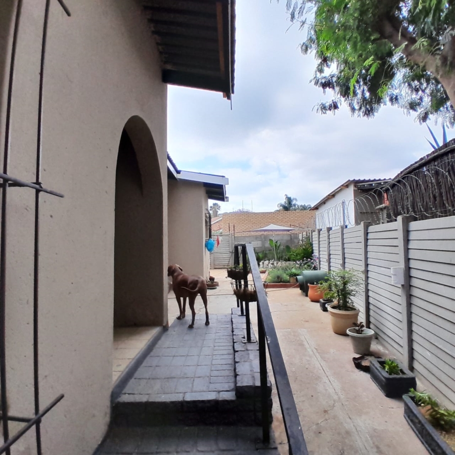 3 Bedroom Property for Sale in Bodorp North West